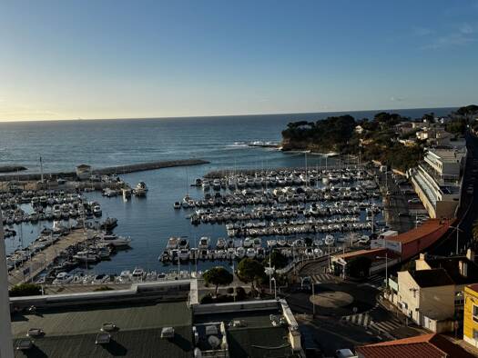 Appartement à louer 1 250 € 2 pièces 60 m² Étage 11/17 dès le 06/04/2026 Centre Carry-le-Rouet 13620