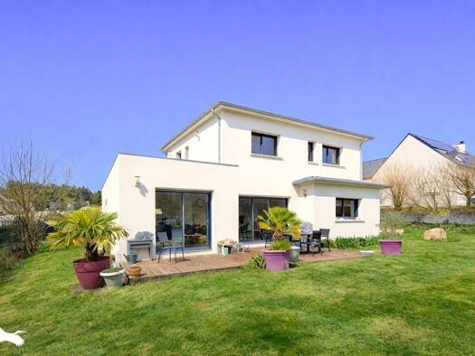 Maison à vendre 396 112 € 7 pièces 4 chambres 141 m² 668 m² de terrain La Roche-Maurice 29800