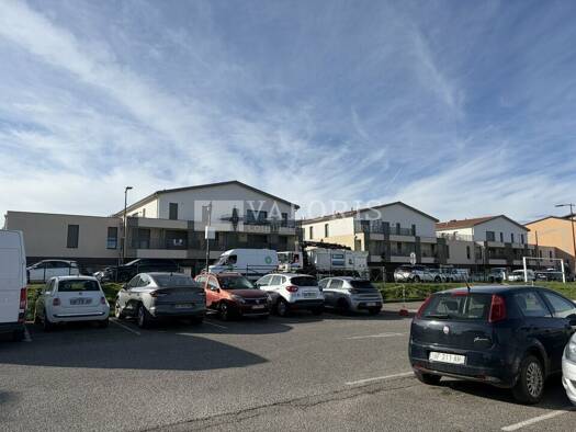 Local commercial à vendre 4 954 € 253 m² de surface de vente Plein Soleil-Zone Industrielle Saint-Bonnet-de-Mure 69720