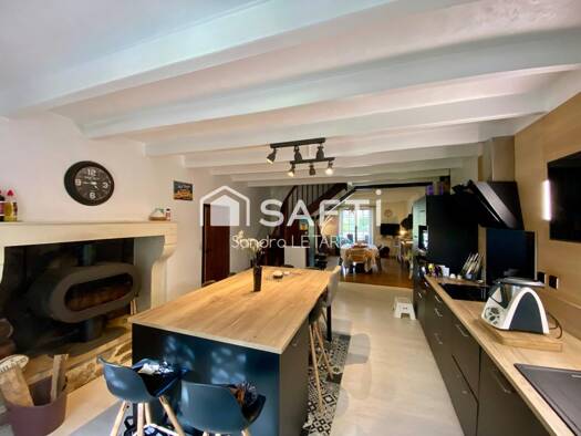 Maison à vendre 215 000 € 7 pièces 6 chambres 250 m² 2 209 m² de terrain Montembœuf 16310