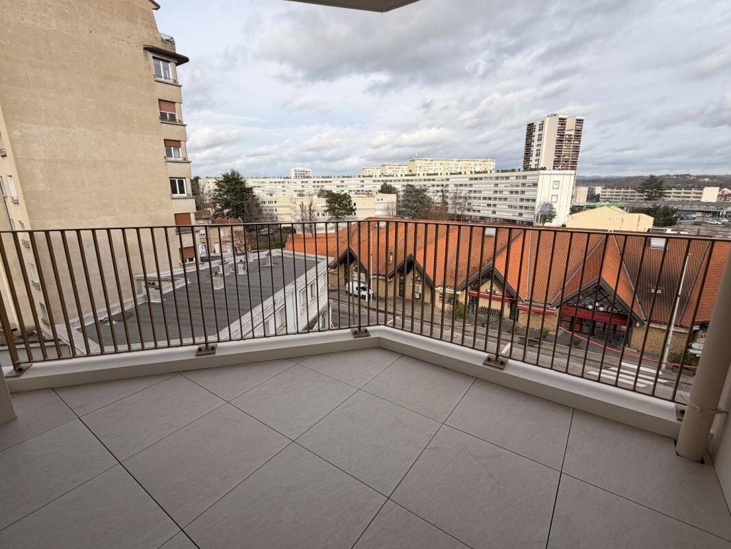 Appartement 3 pièces 66 m² · à Roanne · 66 m² · 960 €