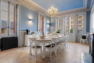Hôtel particulier à vendre 2 250 000 € 14 pièces 12 chambres 553,7 m² 812 m² de terrain Grand Clément Villeurbanne 69100