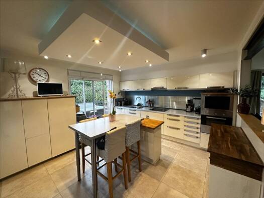 Maison à vendre 240 350 € 3 pièces 2 chambres 88 m² 2 000 m² de terrain Peripherie Guînes 62340