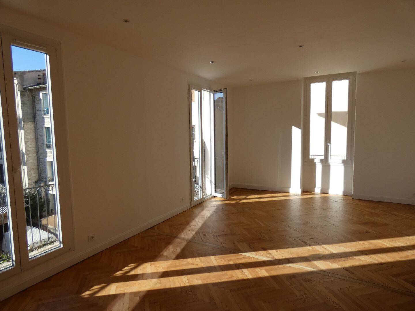 Appartement 6 pièces 137 m² · à Nice · 136,6 m² · 2 110 €