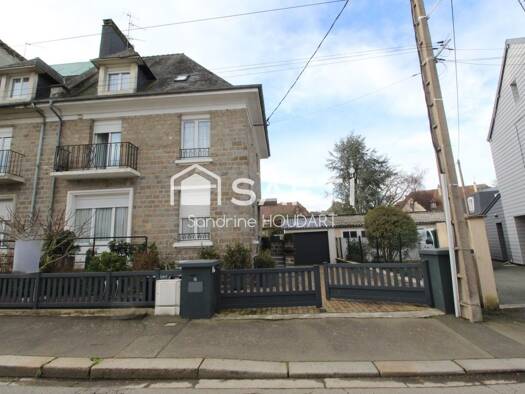 Maison de ville à vendre 192 000 € 6 pièces 5 chambres 147 m² 238 m² de terrain Nord Est Condé-en-Normandie 14110