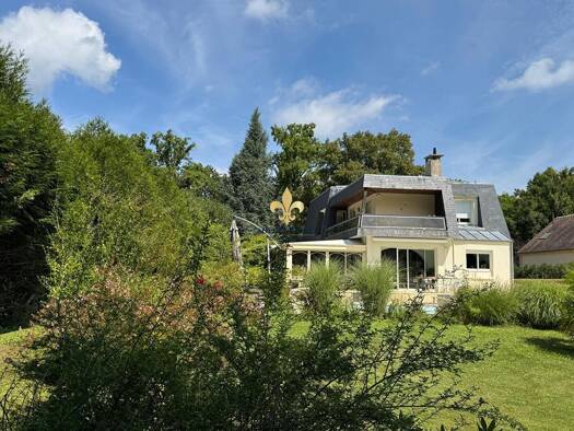 Maison à vendre 1 195 000 € 7 pièces 4 chambres 250 m² 4 500 m² de terrain Ouest Lamorlaye 60260