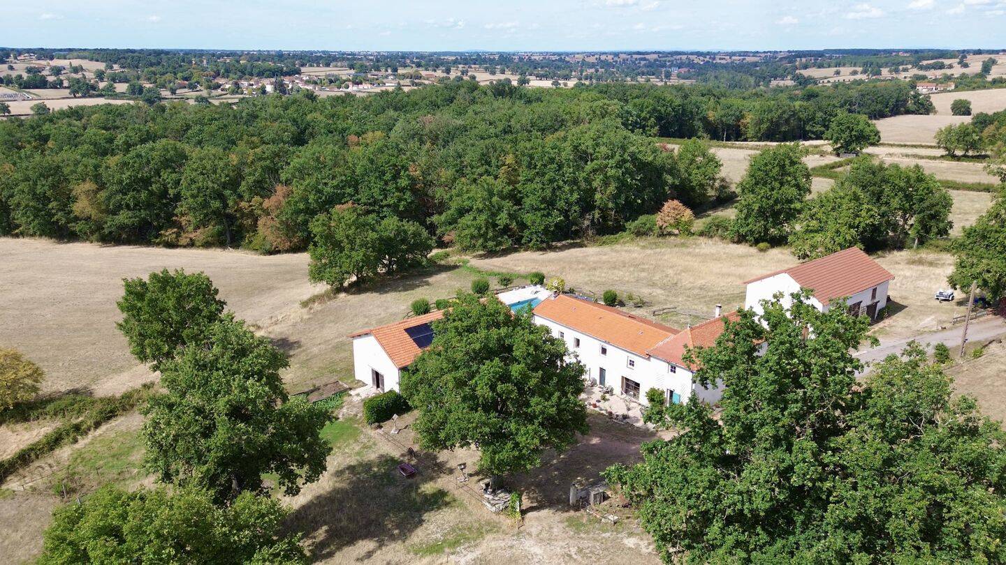 Maison 13 pièces 430 m² · à Marcigny · 430 m² · 650 000 €