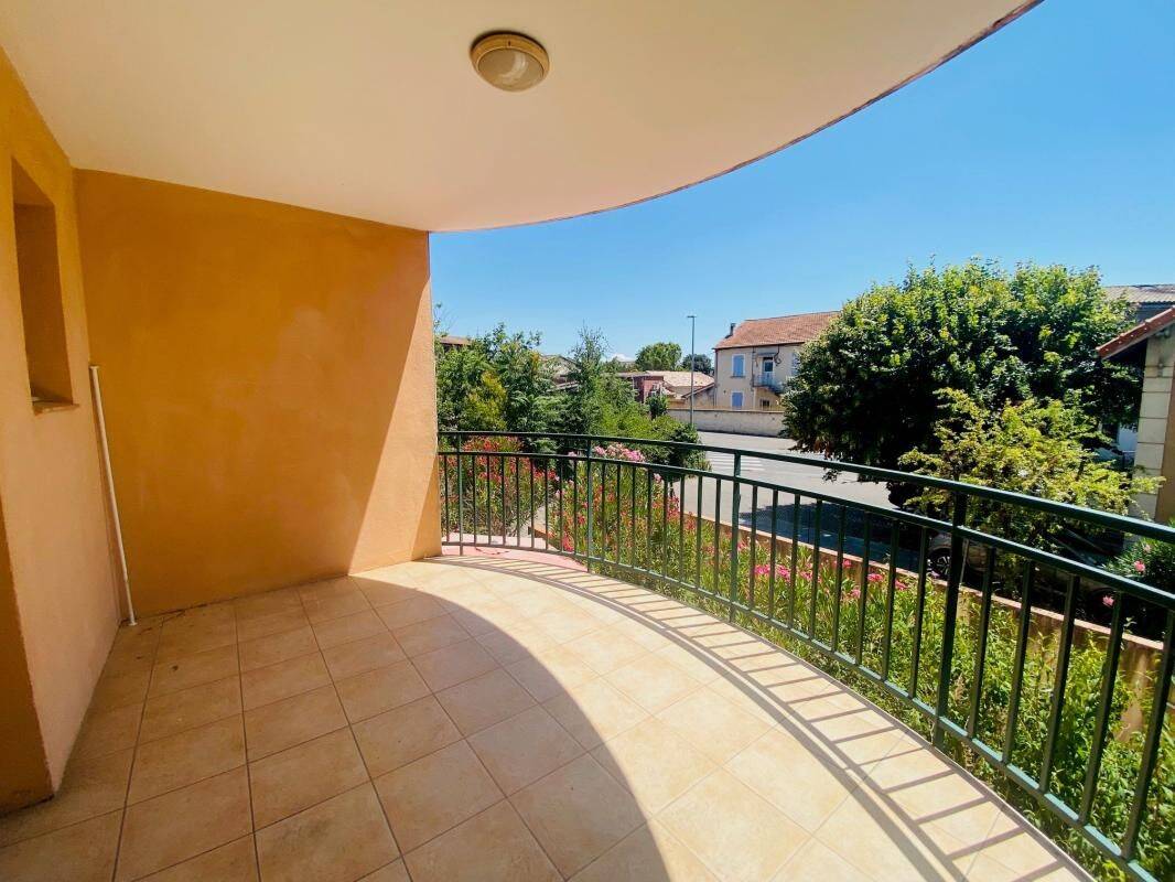 Appartement 3 pièces 71 m² · à Pertuis · 70,8 m² · 1 030 €