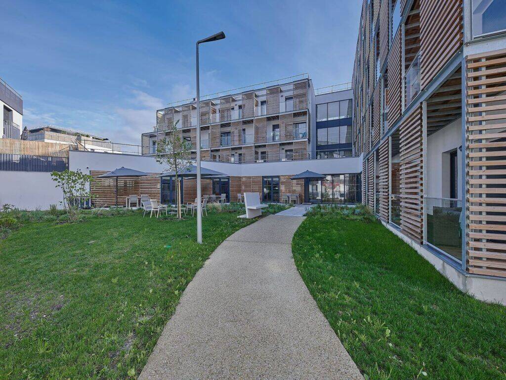Appartement 3 pièces 67 m² · à Cenon · 66,9 m² · 825 €