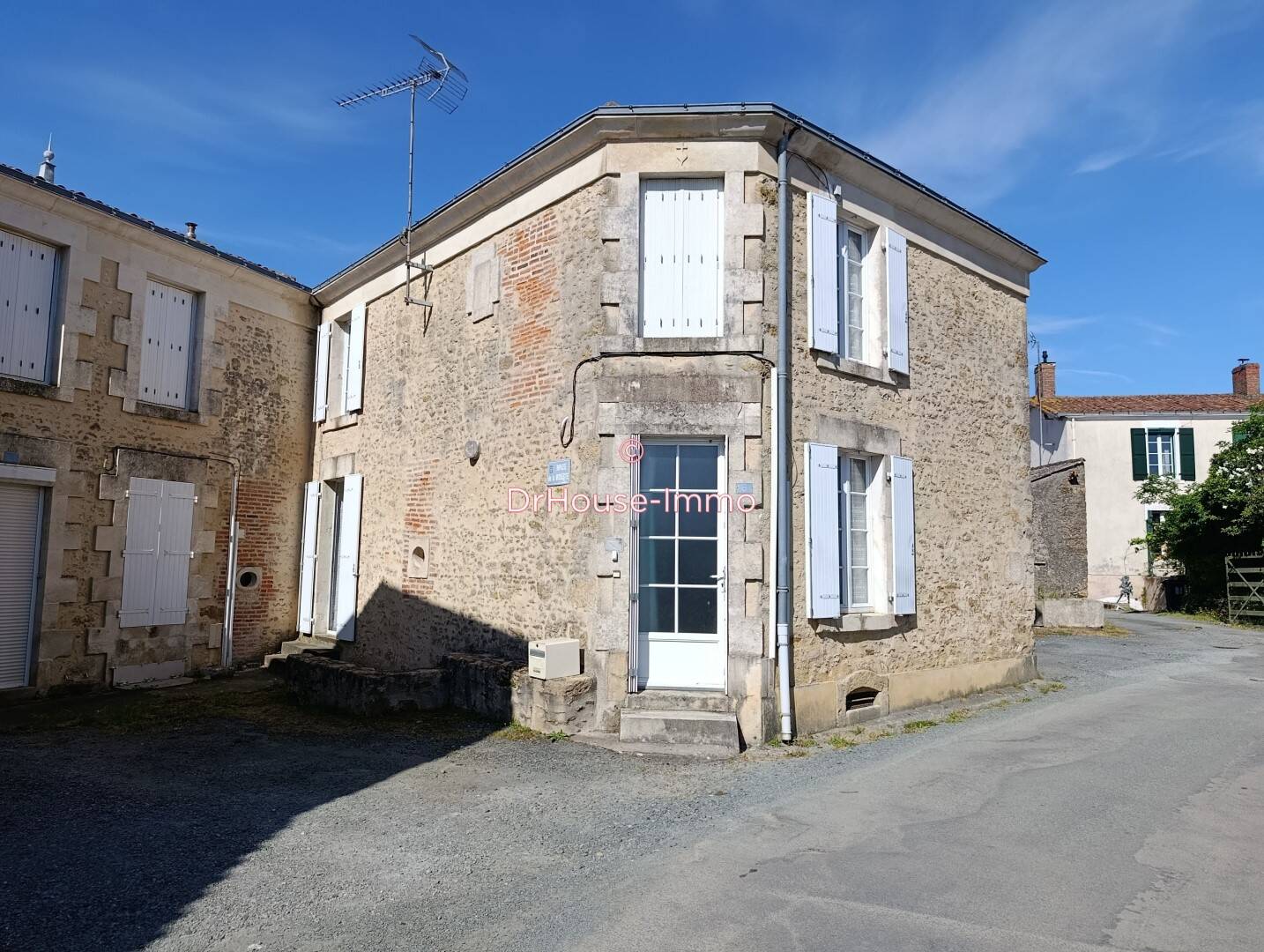 Maison 5 pièces 118 m² · à Sigournais · 118 m² · 127 900 €