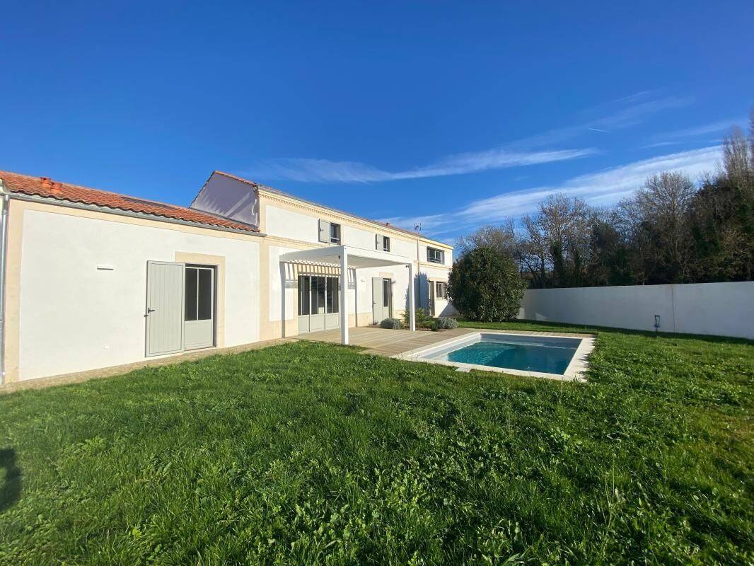 Maison 6 pièces 163 m² · à Saint-Laurent-de-la-Prée · 162,7 m² · 580 000 €