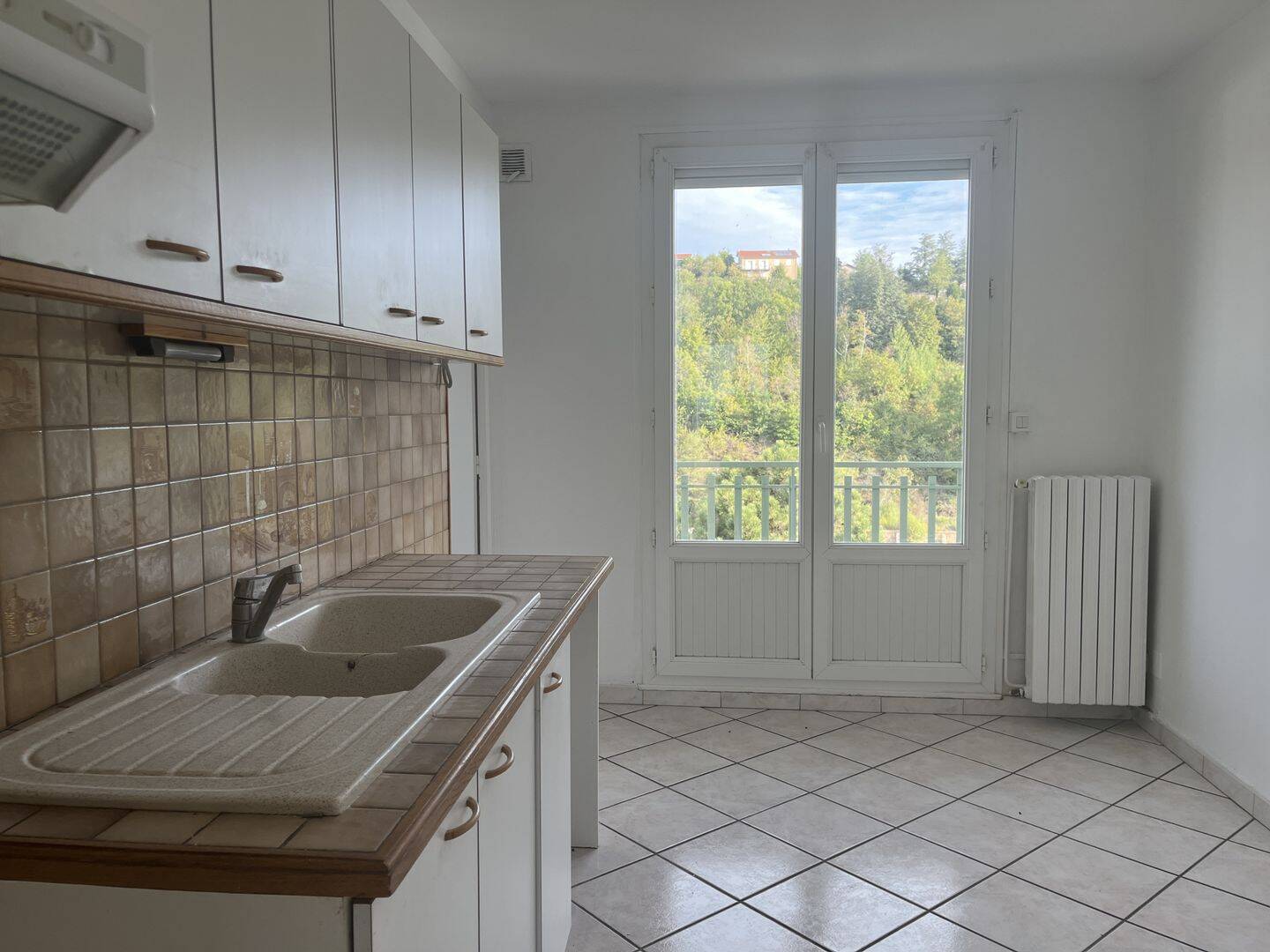 Appartement 3 pièces 64 m² · à Saint-Étienne · 64,4 m² · 60 000 €