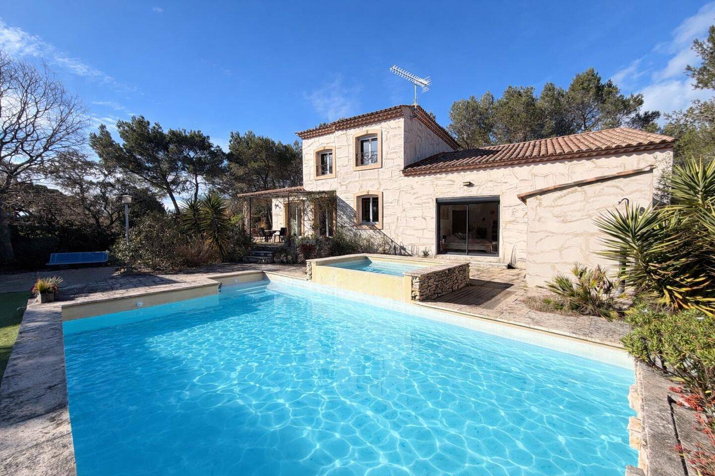 Maison 5 pièces 182 m² · à Nîmes · 182 m² · 624 000 €