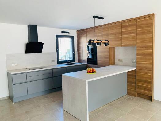 Maison à louer 1 990 € 5 pièces 4 chambres 108 m² disponible dès maintenant Nord RN Puget-sur-Argens 83480