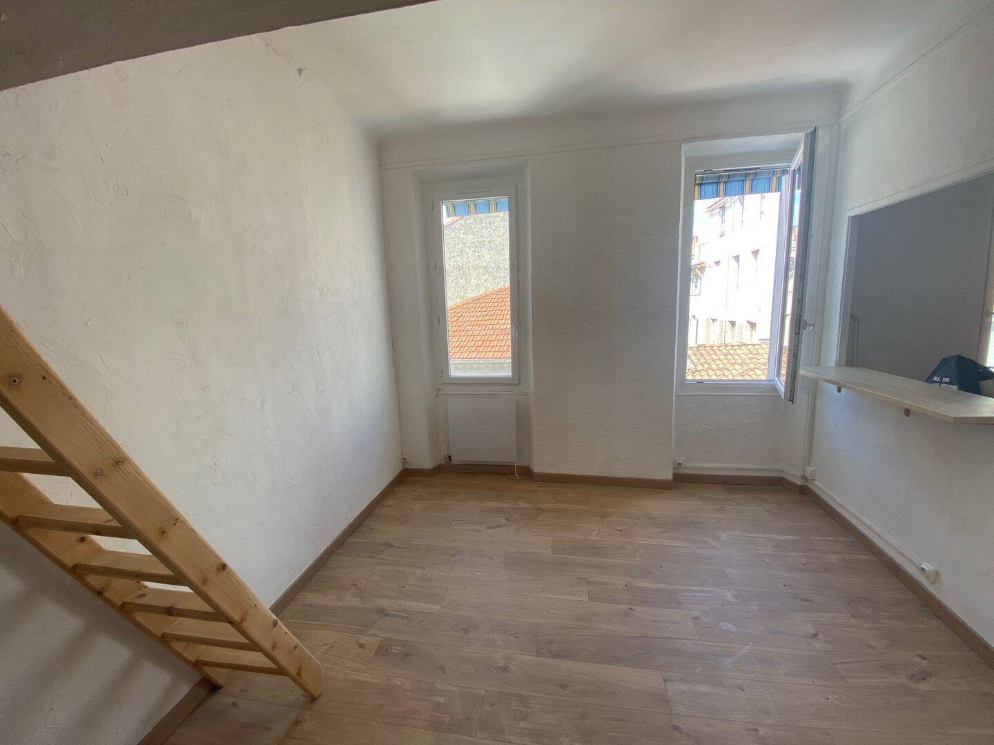 Appartement 1 pièce 25 m² · à Toulon · 25 m² · 495 €