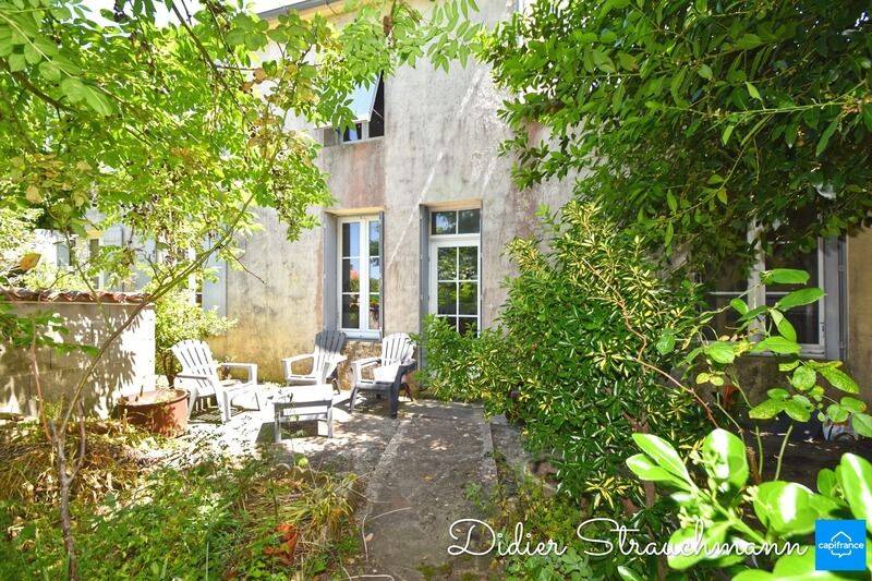 Maison 6 pièces 132 m² · à Ciré-d'Aunis · 132 m² · 160 000 €