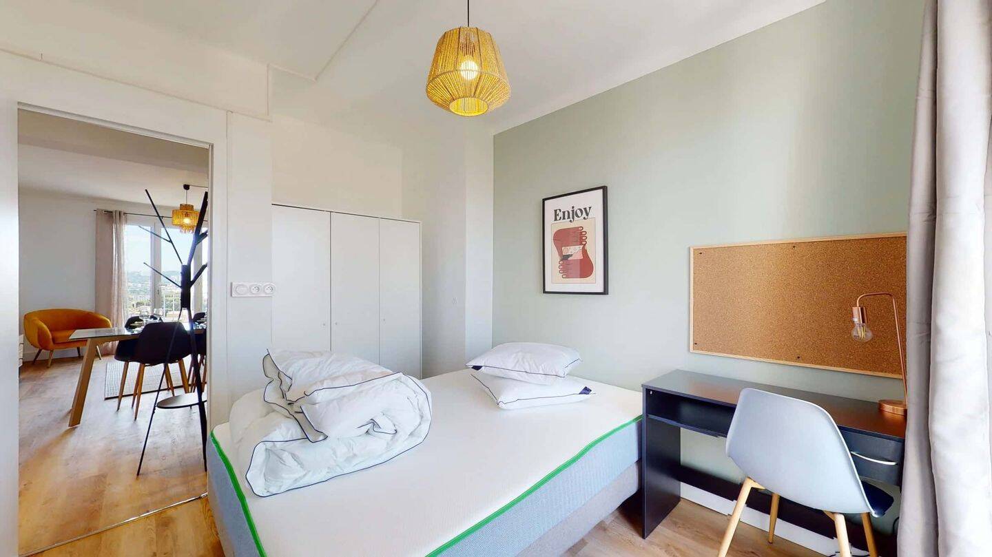 1 pièce 15 m² · à Marseille 4ème Arrondissement · 15 m² · 572 €
