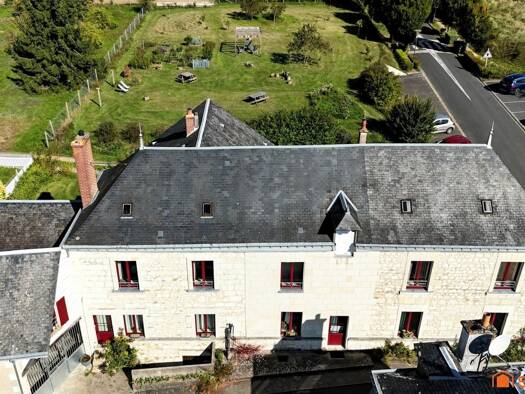 Local commercial à vendre 598 000 € 361 m² de surface de vente Chinon 37500