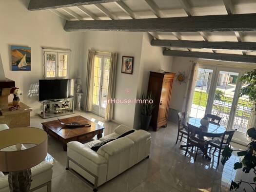 Maison à vendre 687 000 € 4 pièces 1 chambre 153 m² 1 703 m² de terrain La Barben 13330