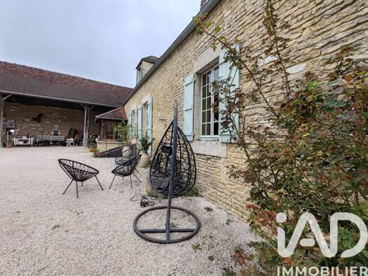 Demeure à vendre 395 000 € 9 pièces 7 chambres 246 m² 700 m² de terrain Villon 89740