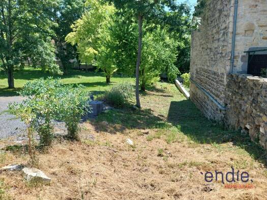 Terrain constructible à vendre 9 500 € 165 m² de terrain Clémensat 63320