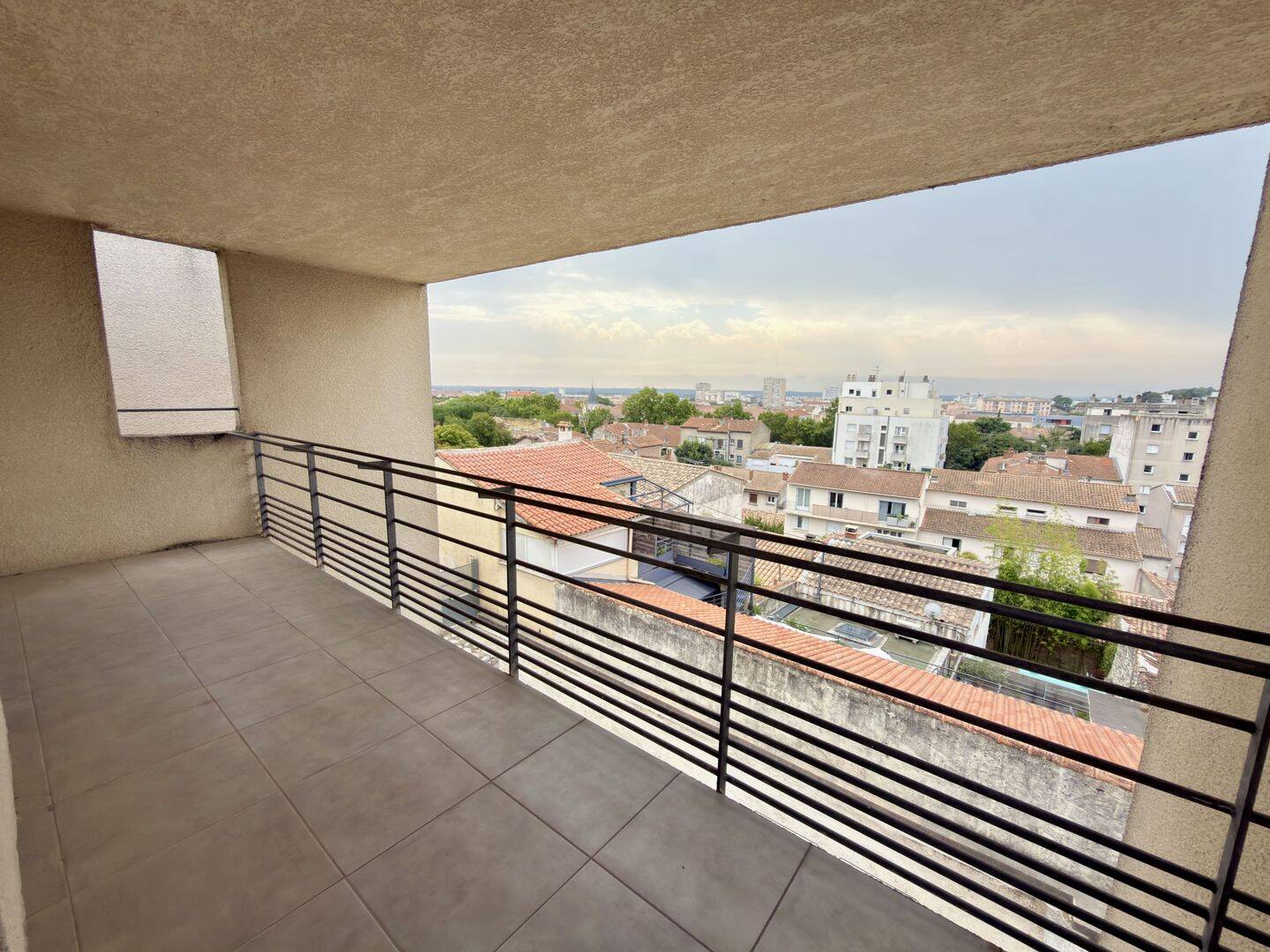 Maison 4 pièces 135 m² · à Nîmes · 135 m² · 1 350 €