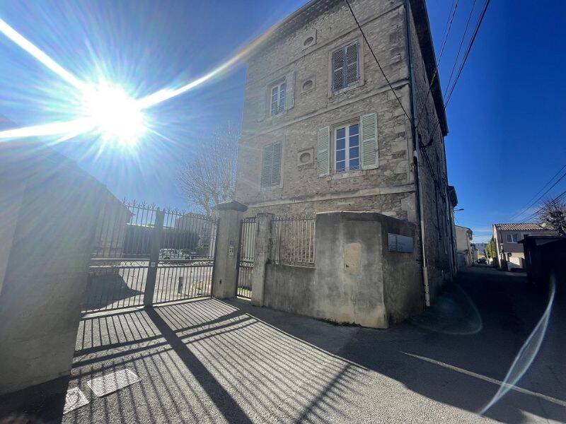 Appartement 3 pièces 55 m² · à Pont-Saint-Esprit · 55 m² · 606 €