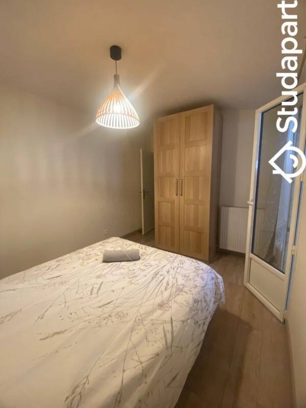 1 pièce 10 m² · à Roanne · 10 m² · 370 €