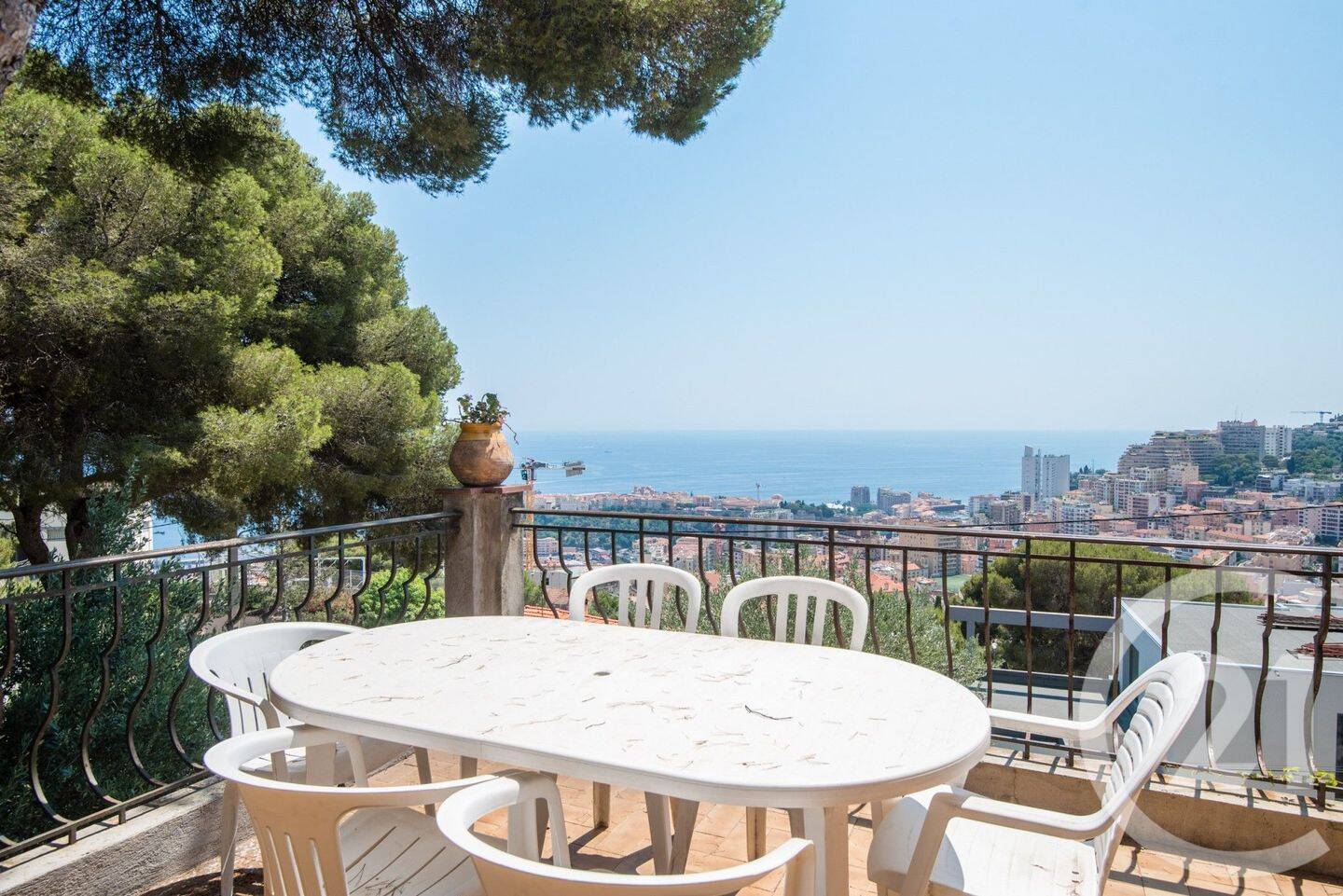 Maison 10 pièces 189 m² · à Beausoleil · 189 m² · 2 580 000 €
