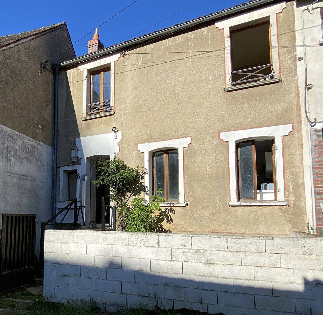 Maison 3 pièces 80 m² · à Cézy · 80 m² · 66 000 €