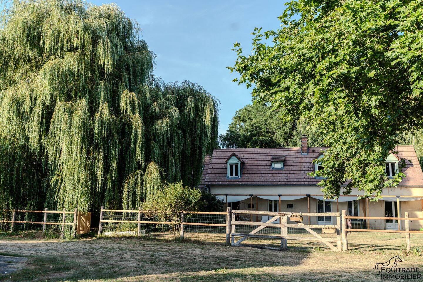 Maison 5 pièces 222 m² · à Roëzé-sur-Sarthe · 222 m² · 424 000 €