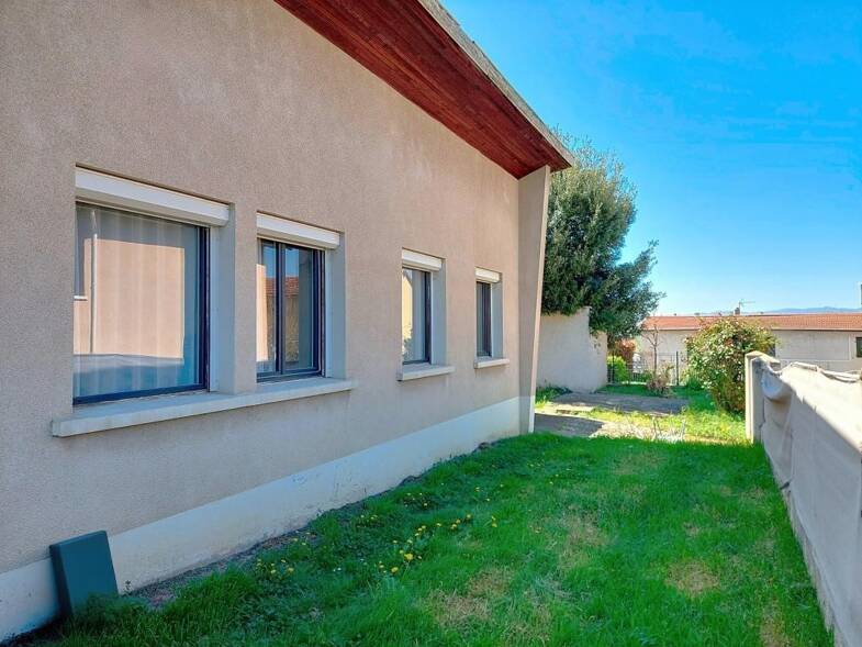 Maison de plain-pied à vendre 275 000 € 3 pièces 2 chambres 77 m² 400 m² de terrain Geraniums-Champlantier-La Begude Feyzin 69320