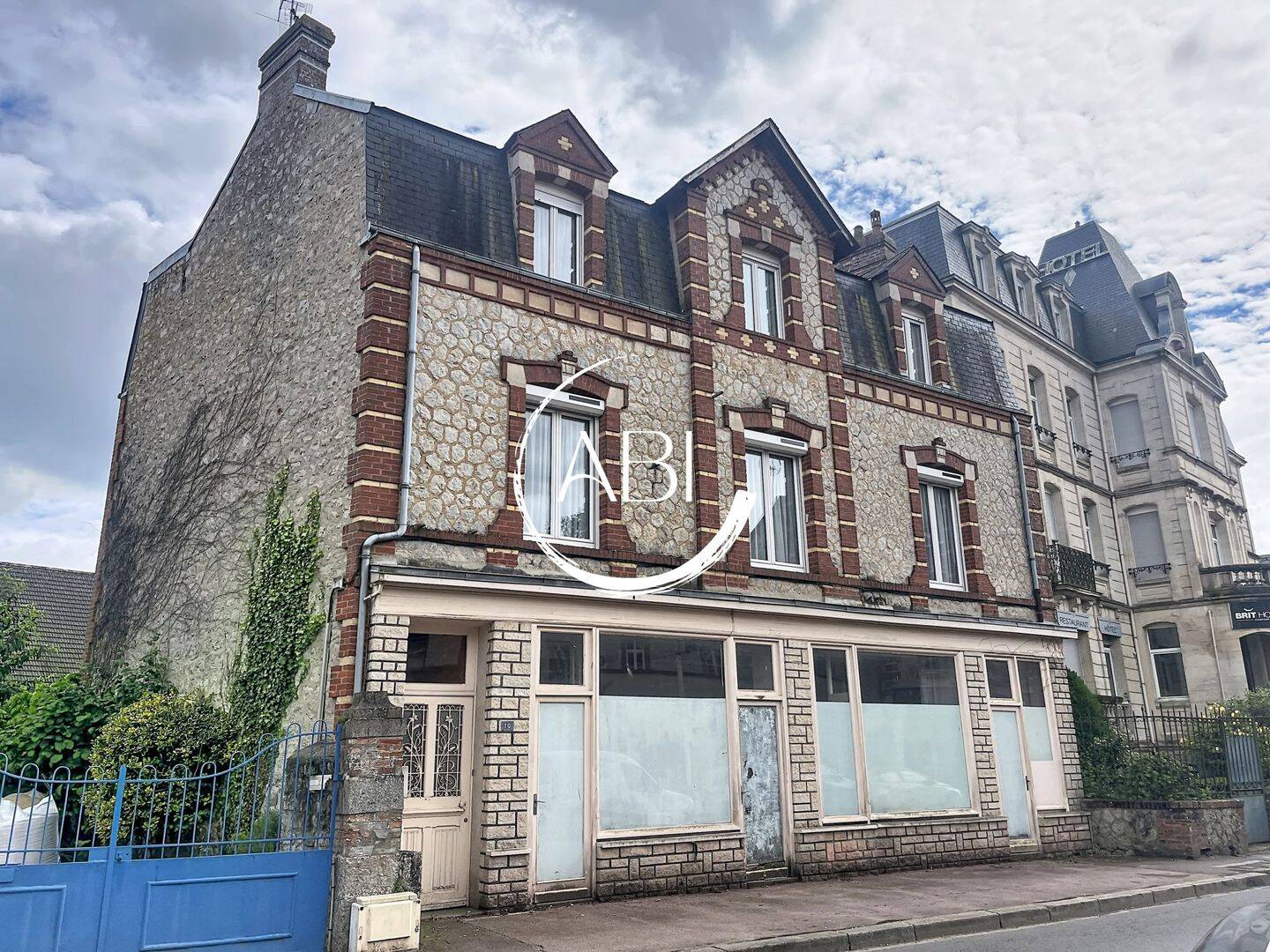 Maison 10 pièces 260 m² · à Bagnoles de l'Orne Normandie · 260 m² · 169 600 €