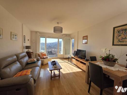 Appartement à vendre 210 000 € 3 pièces 2 chambres 68,8 m² Étage 4/5 Fontaines-sur-Saône 69270