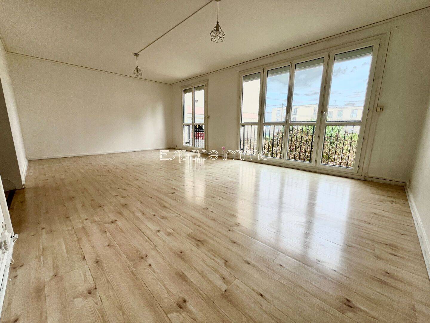 Appartement 3 pièces 73 m² · à Maromme · 72,6 m² · 725 €