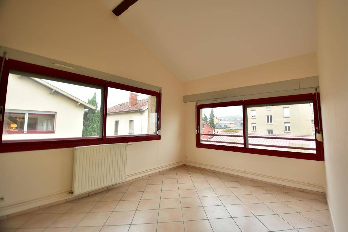 Appartement 3 pièces 68 m² · à Oullins-Pierre-Bénite · 67,5 m² · 845 €