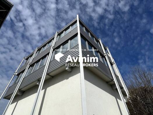 Entrepôt à louer 3 833 € 669 m² d'espace de stockage Fier Annecy 74960