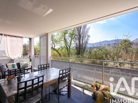 Appartement à vendre 312 000 € 3 pièces 2 chambres 60,2 m² RDC/4 Est Roquevaire 13360