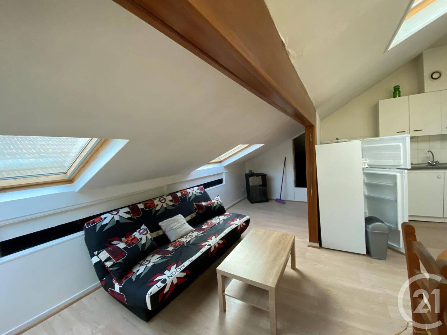 Appartement 2 pièces 41 m² · à La Ville-du-Bois · 41,2 m² · 696 €