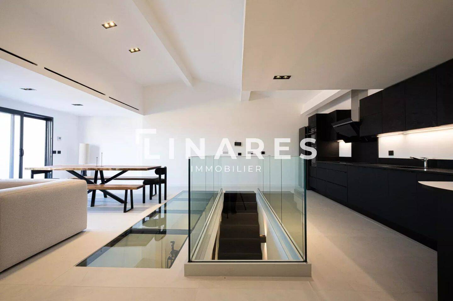 Maison 4 pièces 152 m² · à Marseille 8ème Arrondissement · 152,1 m² · 4 300 €