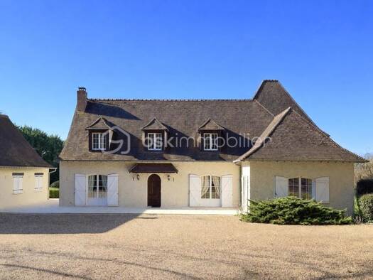 Maison à vendre 1 495 000 € 20 pièces 13 chambres 671,4 m² 24 045 m² de terrain Chessy 77700