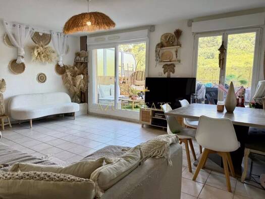 Appartement à vendre 329 000 € 3 pièces 2 chambres 61 m² 3ème étage Carei-Monti Menton 06500