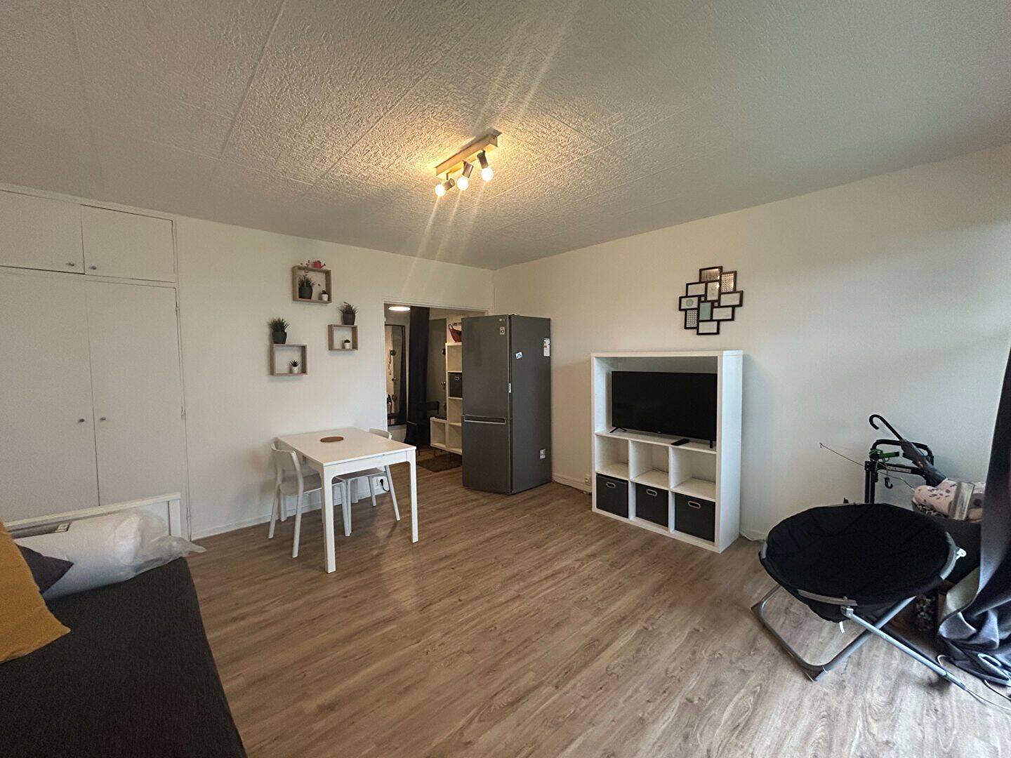 Appartement 1 pièce 30 m² · à Fontenay-le-Fleury · 29,5 m² · 735 €/mois