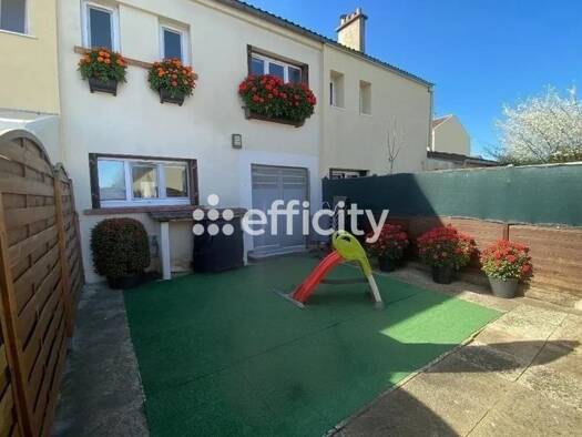 Maison de ville à vendre 237 000 € 3 pièces 2 chambres 64 m² 100 m² de terrain La Grande Vallée Nord Gonesse 95500
