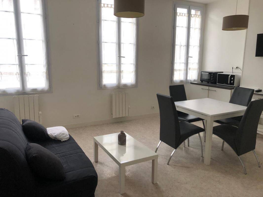 Appartement 1 pièce 42 m² · à Rochefort · 42,4 m² · 595 €/mois