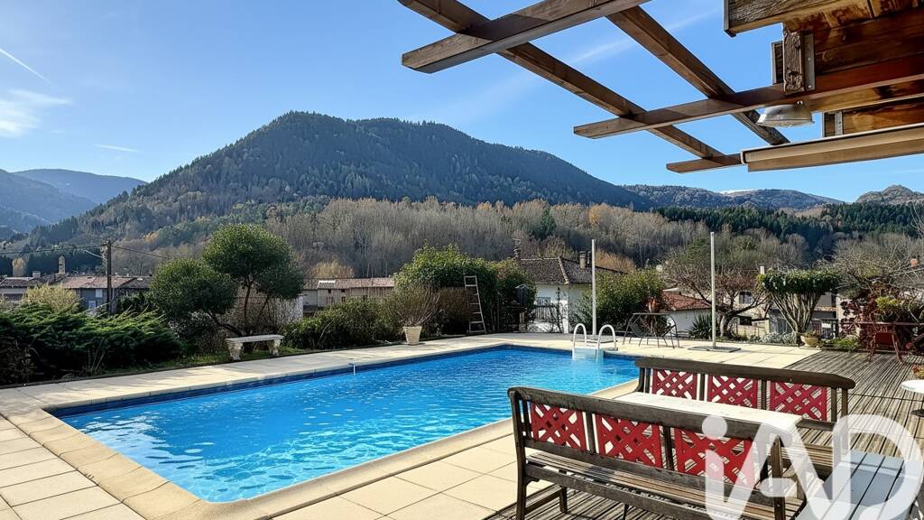 Maison à vendre 285 000 € 7 pièces 4 chambres 200 m² 2 011 m² de terrain Fougax-et-Barrineuf 09300