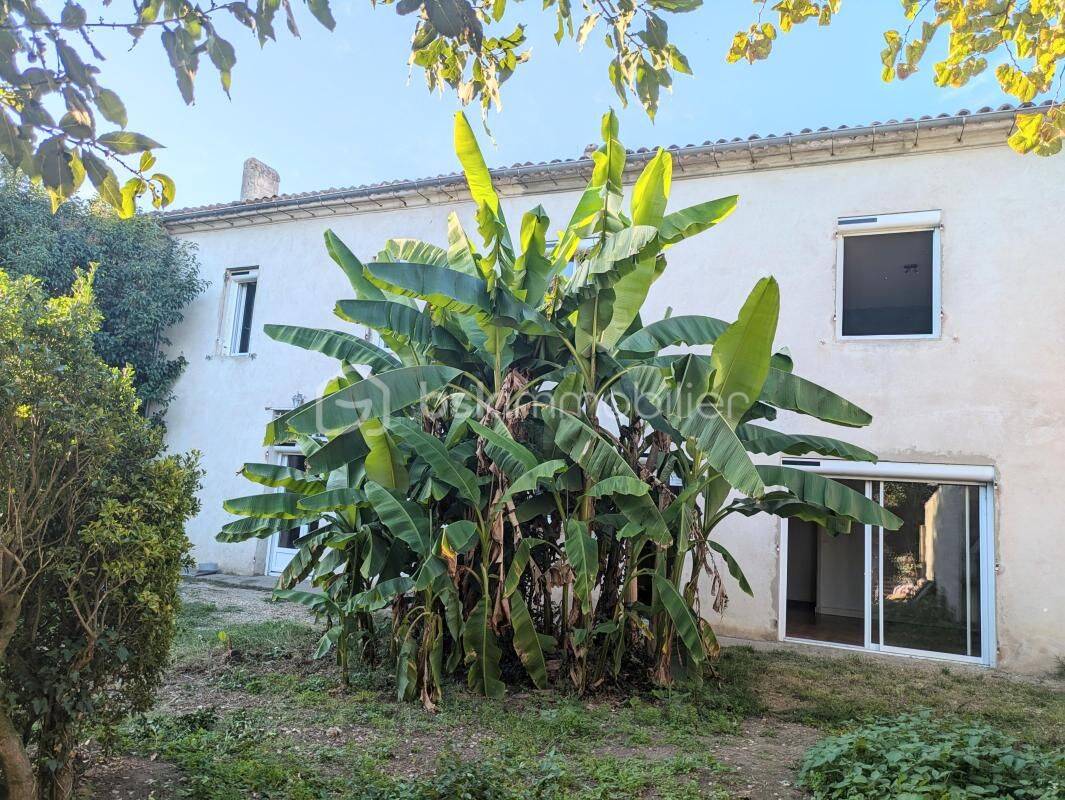 Maison 5 pièces 170 m² · à Villegouge · 170 m² · 210 000 €