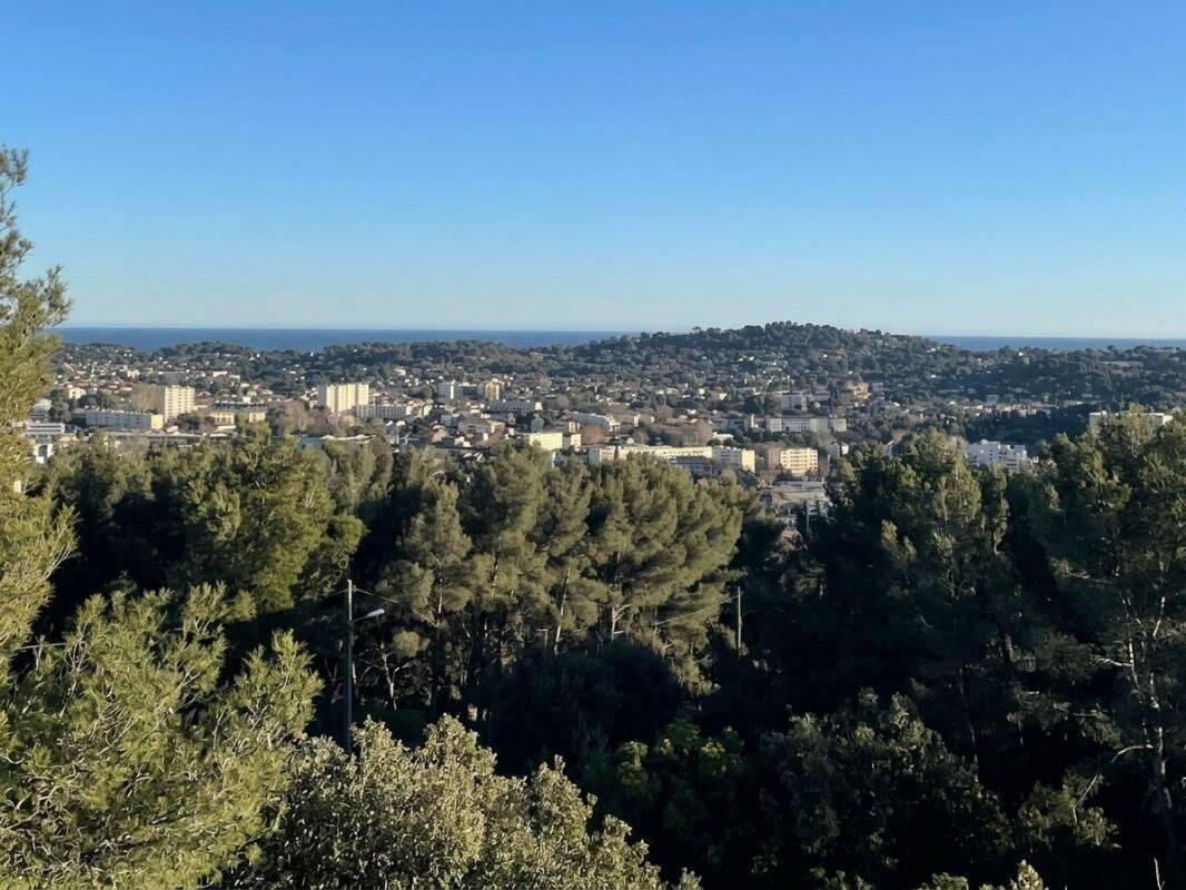 Appartement 2 pièces 68 m² · à Toulon · 67,7 m² · 1 170 €/mois