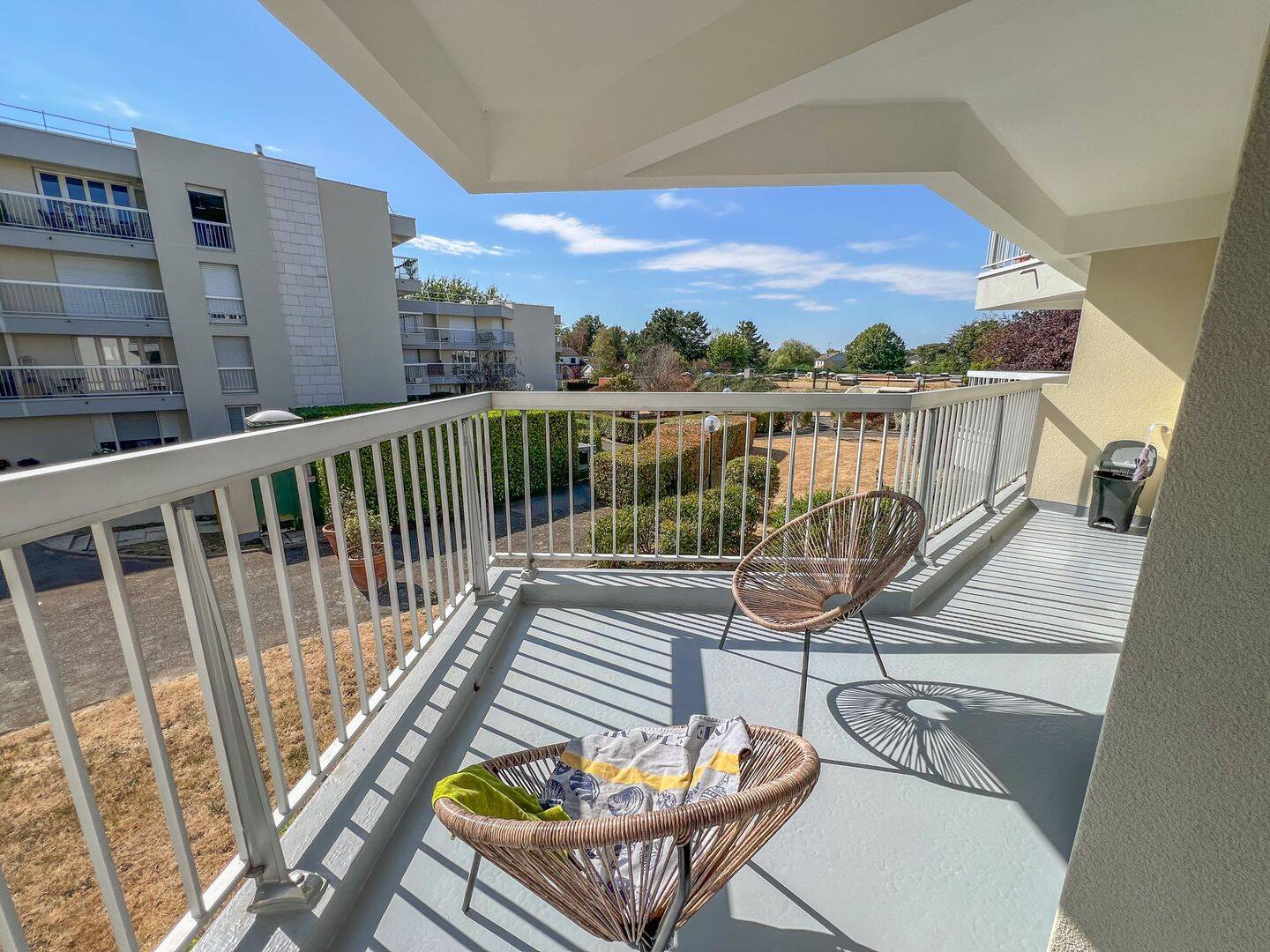 Appartement 3 pièces 68 m² · à Le Mesnil-Saint-Denis · 68 m² · 1 580 €/mois