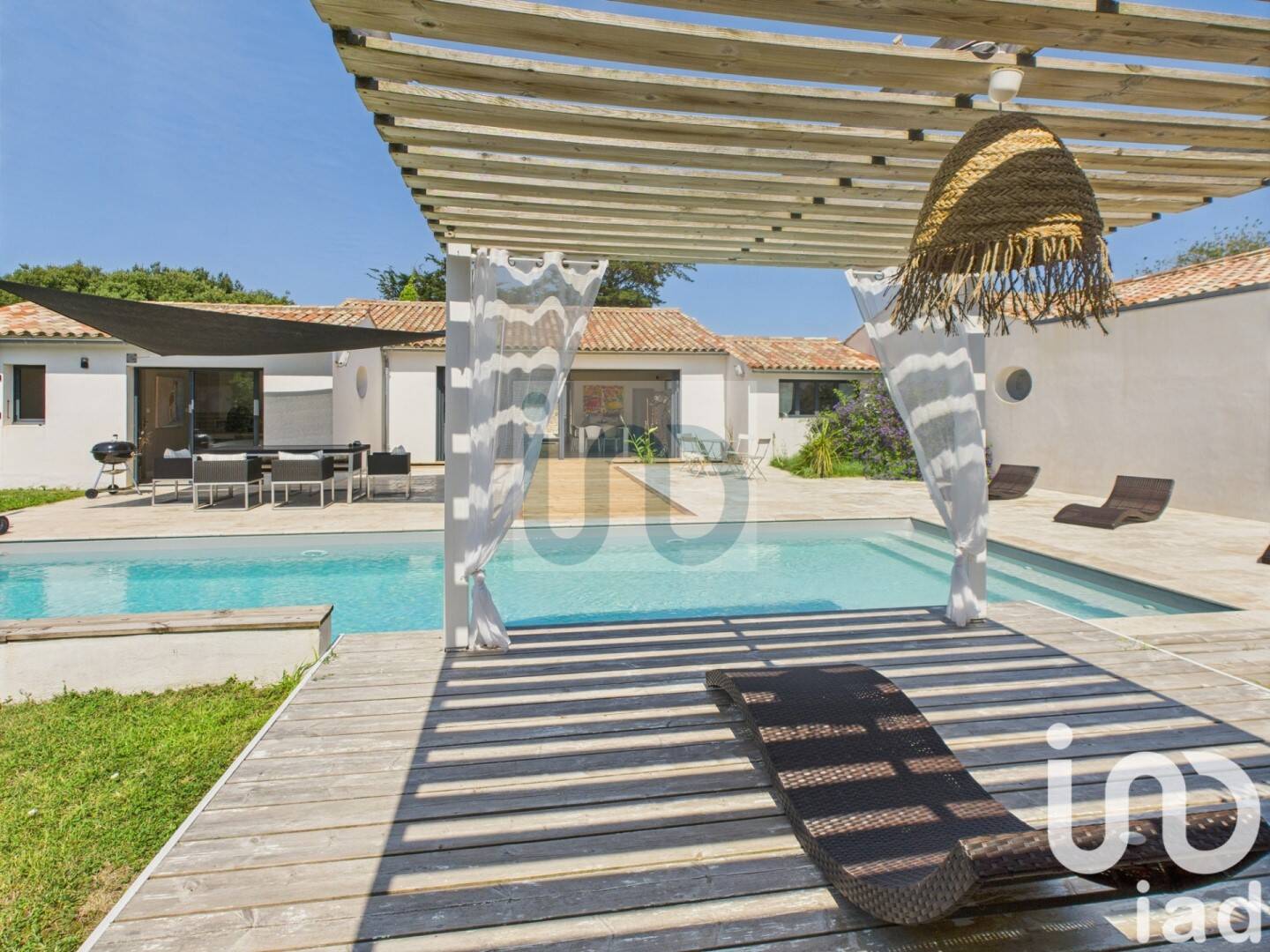 Maison 7 pièces 187 m² · à La Flotte · 187 m² · 1 360 000 €